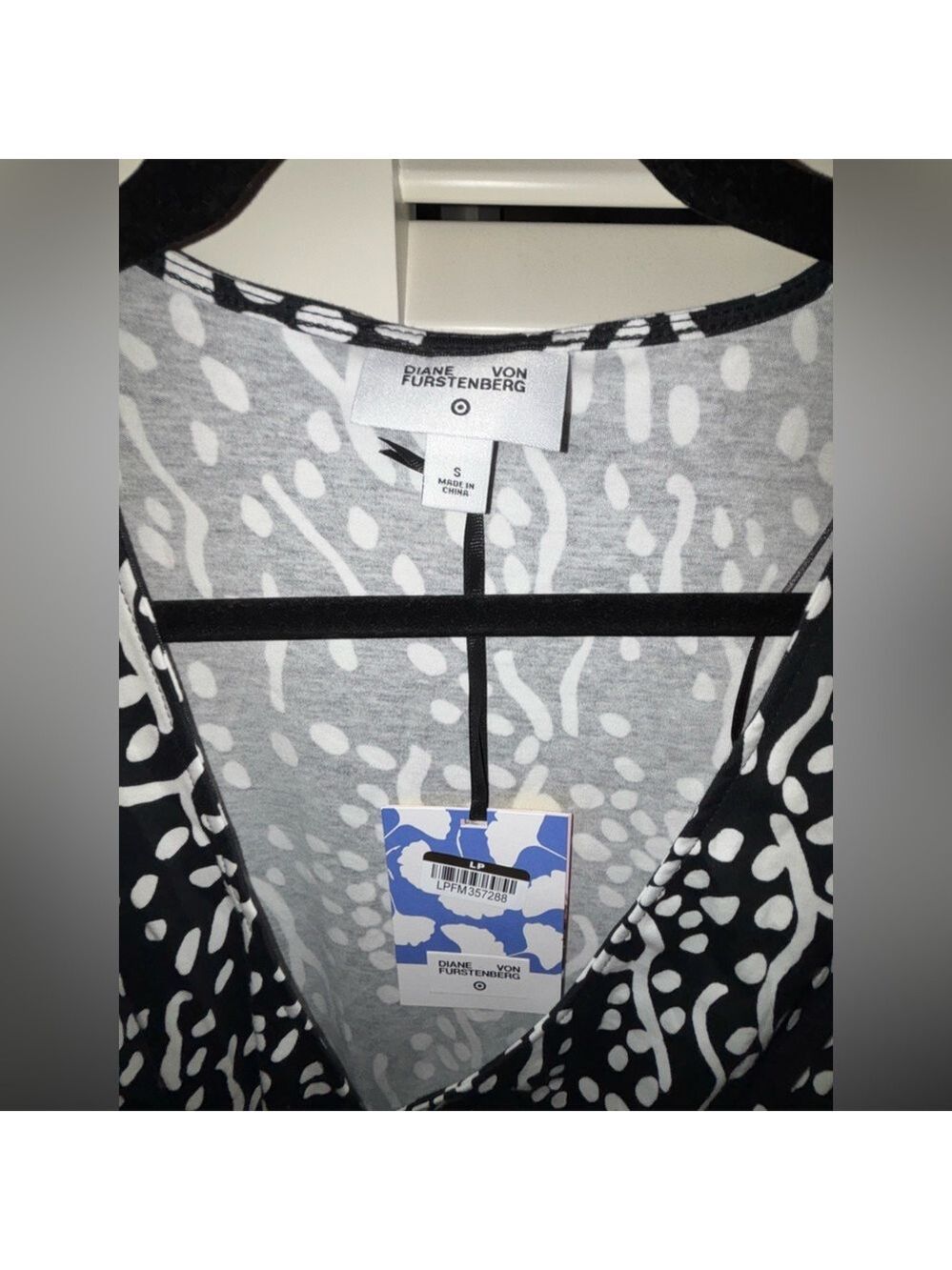Diane von Furstenberg x Target Wrap Dress – Black & White Sea Spots – NWT - Picture 6 of 7
